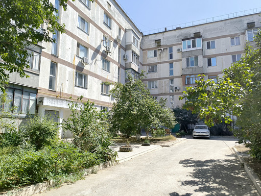 Продам двухкомнатную (2-комн.) квартиру, Гагарина ул, 14, Нижнегорский пгт