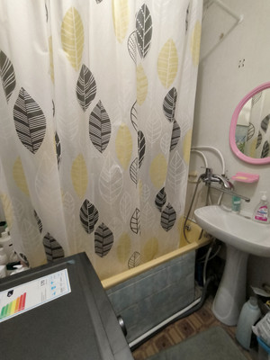 Продам двухкомнатную (2-комн.) квартиру, Гагарина ул, 14, Нижнегорский пгт