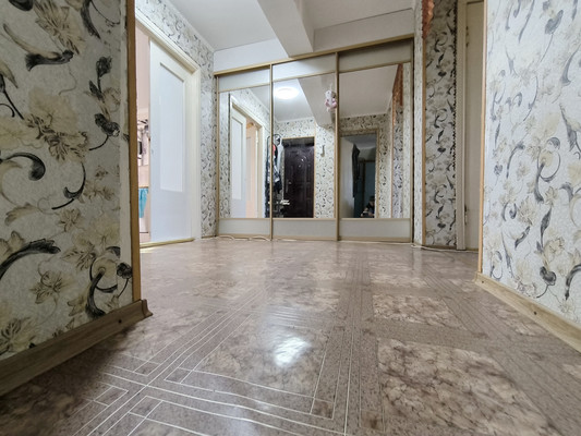 Продам двухкомнатную (2-комн.) квартиру, Гагарина ул, 14, Нижнегорский пгт