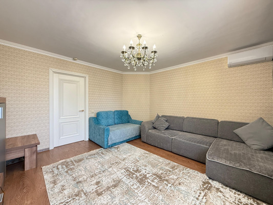 Продам трехкомнатную (3-комн.) квартиру, Атажукина ул, 103, Нальчик г