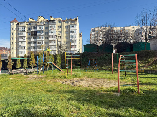 Продам трехкомнатную (3-комн.) квартиру, Атажукина ул, 103, Нальчик г