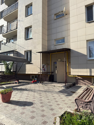 Продам трехкомнатную (3-комн.) квартиру, Атажукина ул, 103, Нальчик г