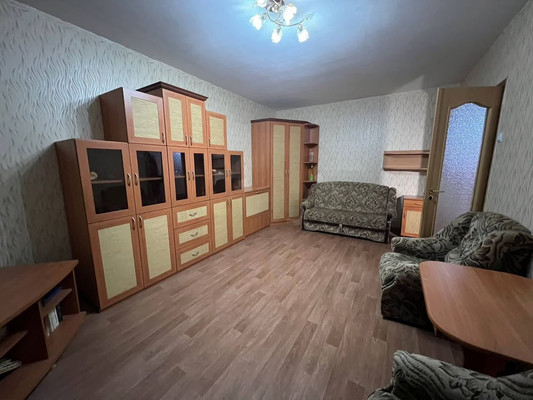 Продам трехкомнатную (3-комн.) квартиру, Аксакова ул, 82, Калининград г