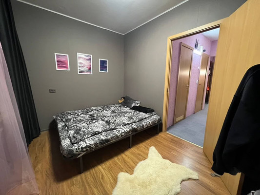 Продам трехкомнатную (3-комн.) квартиру, Аксакова ул, 82, Калининград г