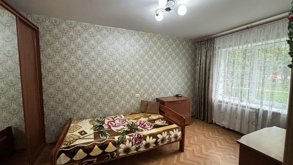 Продам трехкомнатную (3-комн.) квартиру, Аксакова ул, 82, Калининград г