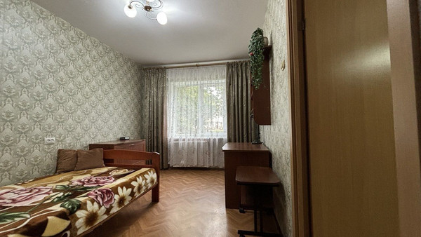 Продам трехкомнатную (3-комн.) квартиру, Аксакова ул, 82, Калининград г