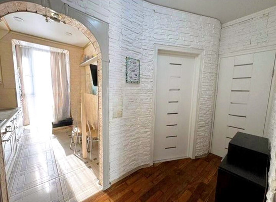 Продам однокомнатную (1-комн.) квартиру, Маршала Новикова ул, 13, Калининград г