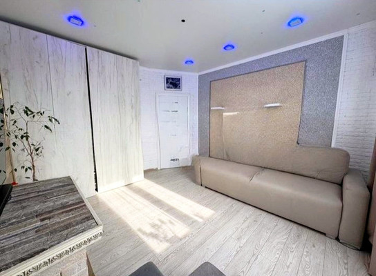 Продам однокомнатную (1-комн.) квартиру, Маршала Новикова ул, 13, Калининград г