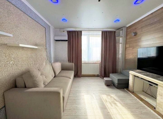 Продам однокомнатную (1-комн.) квартиру, Маршала Новикова ул, 13, Калининград г