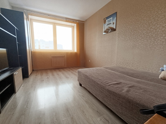 Продам однокомнатную (1-комн.) квартиру, Аксакова ул, 77, Калининград г