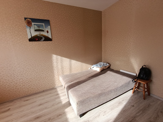 Продам однокомнатную (1-комн.) квартиру, Аксакова ул, 77, Калининград г