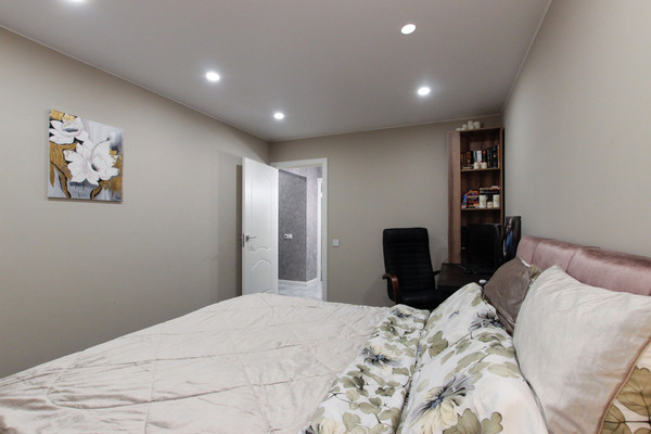 Продам двухкомнатную (2-комн.) квартиру, Петра Смородина ул, 4, Санкт-Петербург г