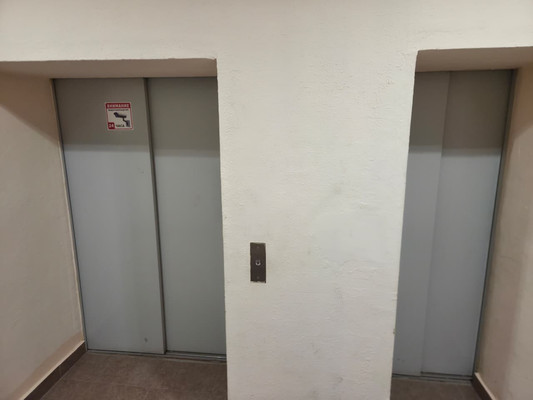 Продам двухкомнатную (2-комн.) квартиру, Хромова ул, 7/1к1, Москва г