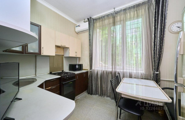 Продам двухкомнатную (2-комн.) квартиру, Коммунаров ул, 237, Краснодар г