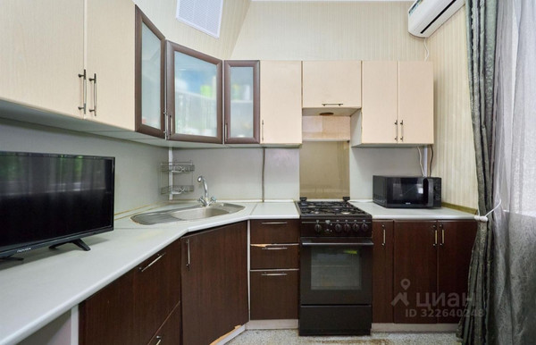 Продам двухкомнатную (2-комн.) квартиру, Коммунаров ул, 237, Краснодар г