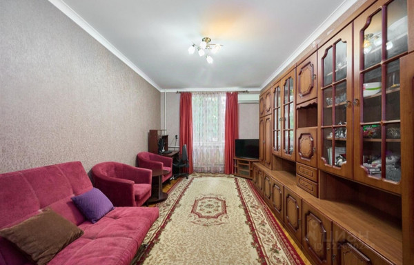 Продам двухкомнатную (2-комн.) квартиру, Коммунаров ул, 237, Краснодар г