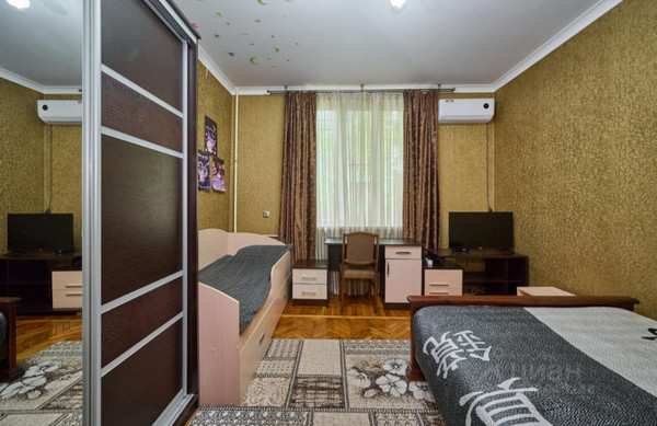 Продам двухкомнатную (2-комн.) квартиру, Коммунаров ул, 237, Краснодар г