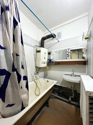 Продам комнату в 4-комн. квартире, Курляндская ул, 22-24, Санкт-Петербург г