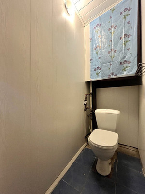 Продам комнату в 4-комн. квартире, Курляндская ул, 22-24, Санкт-Петербург г