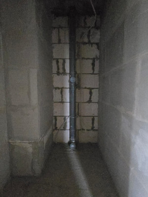 Продам трехкомнатную (3-комн.) квартиру, Новомосковская ул, 1к1, Москва г