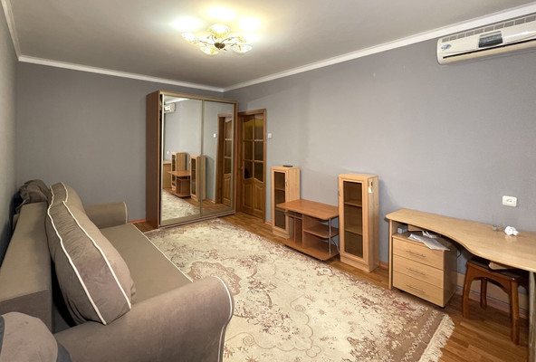 Продам двухкомнатную (2-комн.) квартиру, Ленинградская ул, 5, Волгодонск г