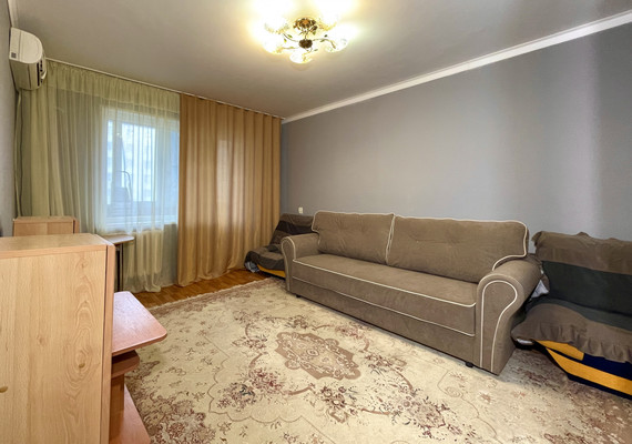 Продам двухкомнатную (2-комн.) квартиру, Ленинградская ул, 5, Волгодонск г