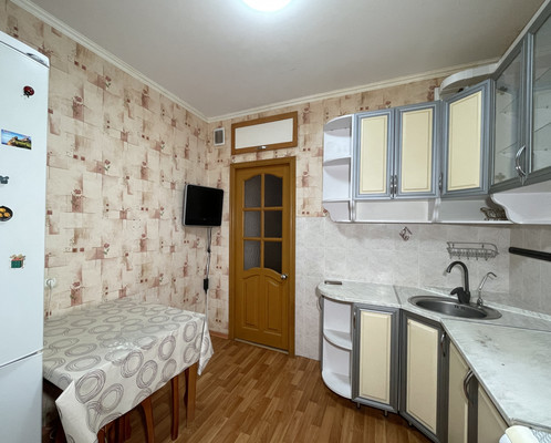 Продам двухкомнатную (2-комн.) квартиру, Ленинградская ул, 5, Волгодонск г