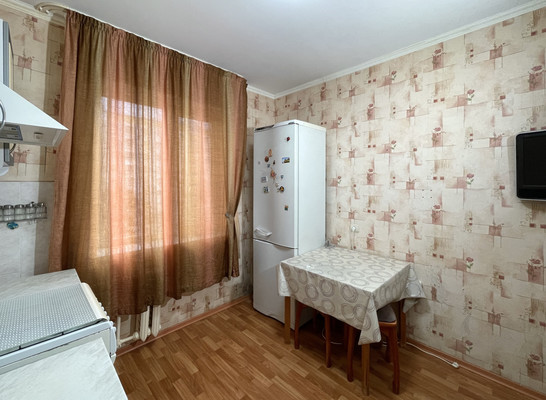 Продам двухкомнатную (2-комн.) квартиру, Ленинградская ул, 5, Волгодонск г