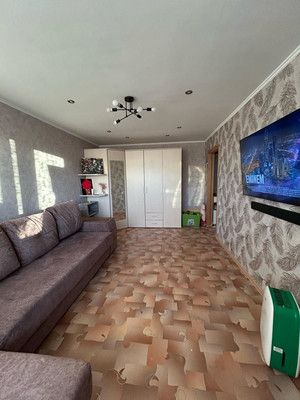 Продам трехкомнатную (3-комн.) квартиру, Совхозная ул, 3, Сокол с