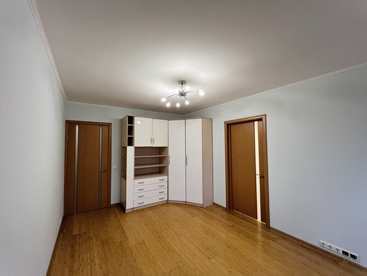 Продам трехкомнатную (3-комн.) квартиру, Косинская ул, 24к2, Москва г