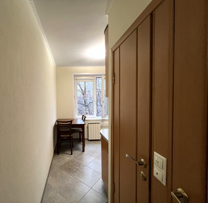 Продам трехкомнатную (3-комн.) квартиру, Косинская ул, 24к2, Москва г