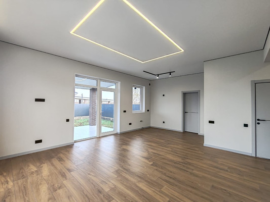 Продам дом, Центральная ул, 4, Садовый п, 0 км от города