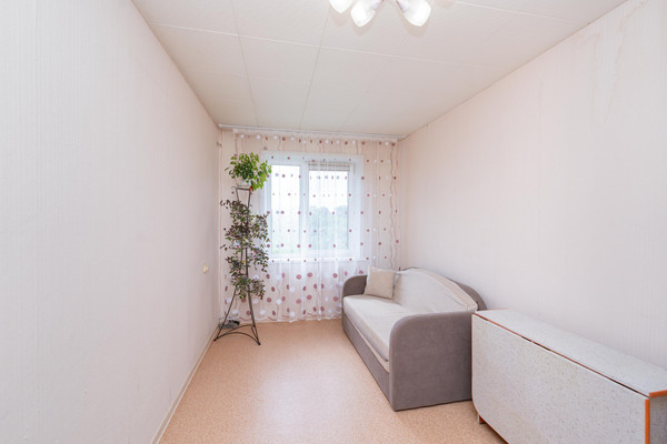 Продам трехкомнатную (3-комн.) квартиру, Таборская ул, 22, Пермь г