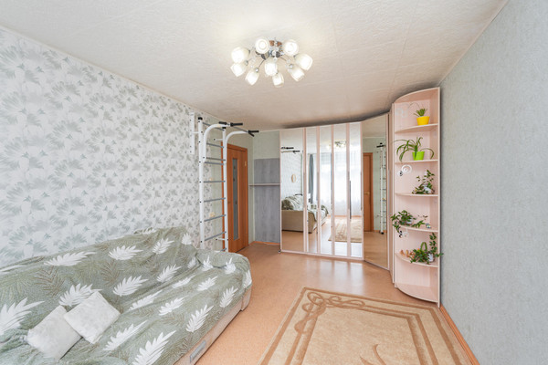 Продам трехкомнатную (3-комн.) квартиру, Таборская ул, 22, Пермь г