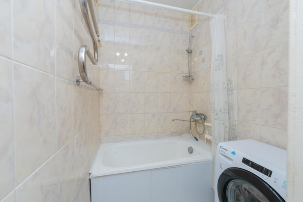 Продам трехкомнатную (3-комн.) квартиру, Таборская ул, 22, Пермь г