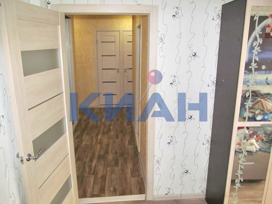 Продам трехкомнатную (3-комн.) квартиру, Устиновича ул, 1а, Красноярск г