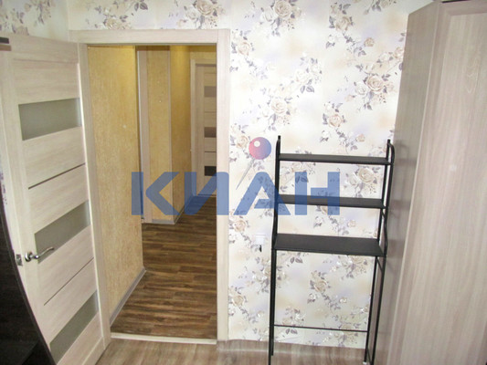 Продам трехкомнатную (3-комн.) квартиру, Устиновича ул, 1а, Красноярск г