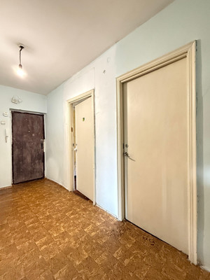 Продам трехкомнатную (3-комн.) квартиру, Ватутина ул, 23, Нальчик г