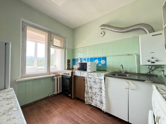 Продам трехкомнатную (3-комн.) квартиру, Ватутина ул, 23, Нальчик г