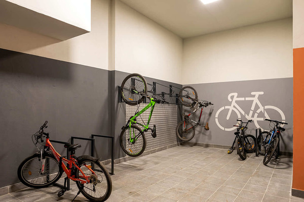 Продам двухкомнатную (2-комн.) квартиру, Арсенальная ул, 31к2, Калининград г