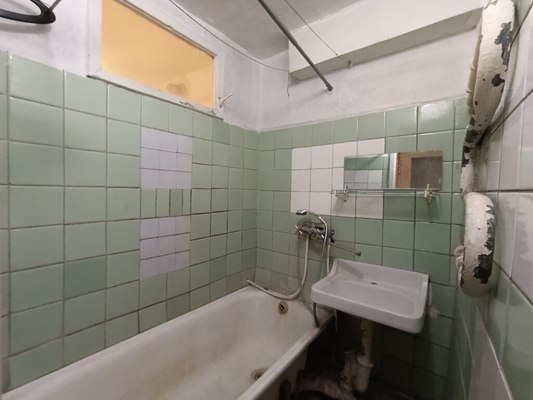 Продам двухкомнатную (2-комн.) квартиру, Киевская ул, 169, Симферополь г