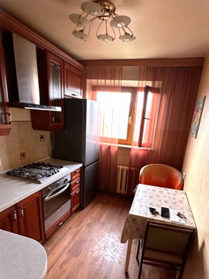 Продам двухкомнатную (2-комн.) квартиру, Автомобилист гск, 41, Биокомбината п