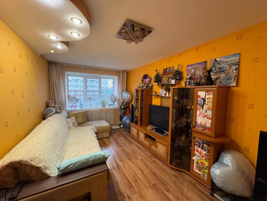 Продам двухкомнатную (2-комн.) квартиру, Карла Маркса ул, 37кб, Ишим г