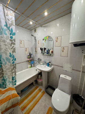 Продам двухкомнатную (2-комн.) квартиру, Карла Маркса ул, 37кб, Ишим г