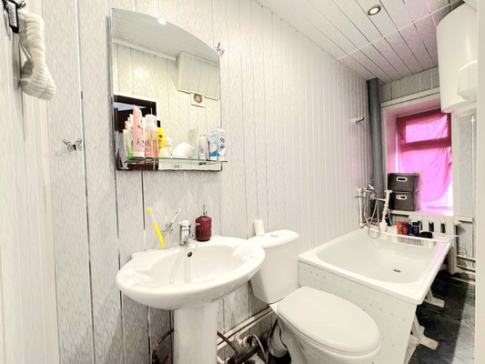 Продам двухкомнатную (2-комн.) квартиру, Казанская ул, 39, Ишим г