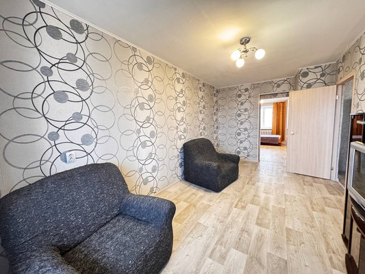 Продам двухкомнатную (2-комн.) квартиру, Береговая ул, 21, Ишим г