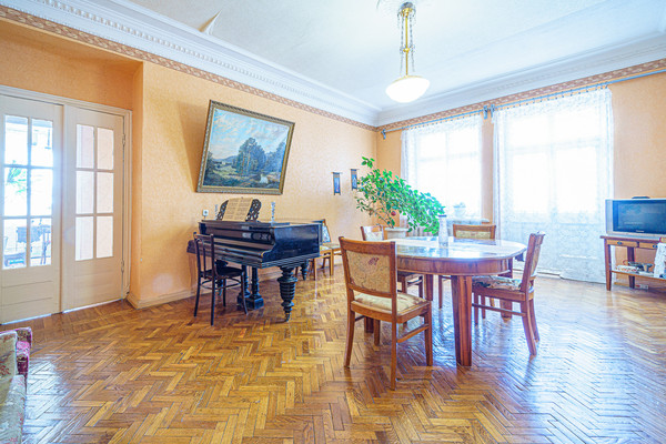 Продам многокомнатную квартиру, Комсомольский пр-кт, 49, Пермь г