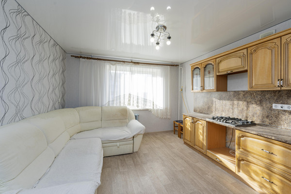 Продам двухкомнатную (2-комн.) квартиру, Нижнемуллинская ул, 9, Култаево с