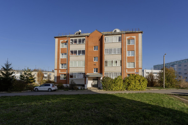 Продам двухкомнатную (2-комн.) квартиру, Нижнемуллинская ул, 9, Култаево с