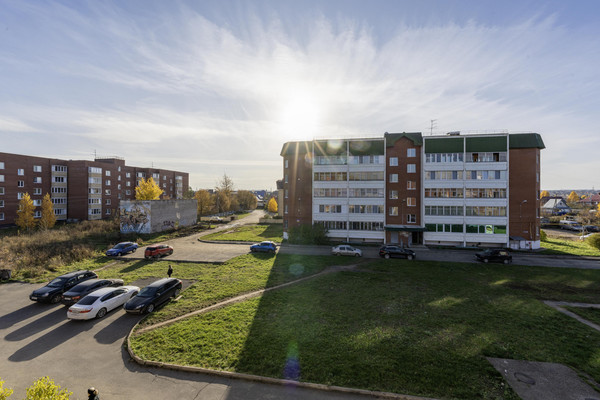 Продам двухкомнатную (2-комн.) квартиру, Нижнемуллинская ул, 9, Култаево с